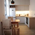 77 Reinholda Finstera * Łódź