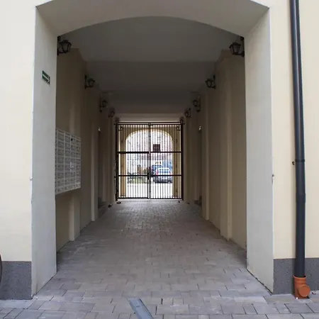 77 Reinholda Finstera Apartament