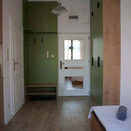 Apartament 77 Reinholda Finstera