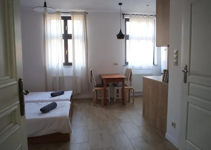77 Reinholda Finstera Apartman *