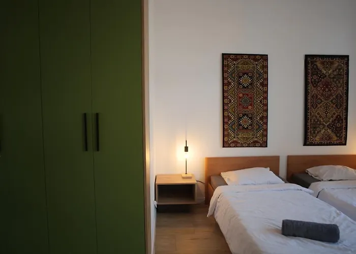 Apartman 77 Reinholda Finstera *