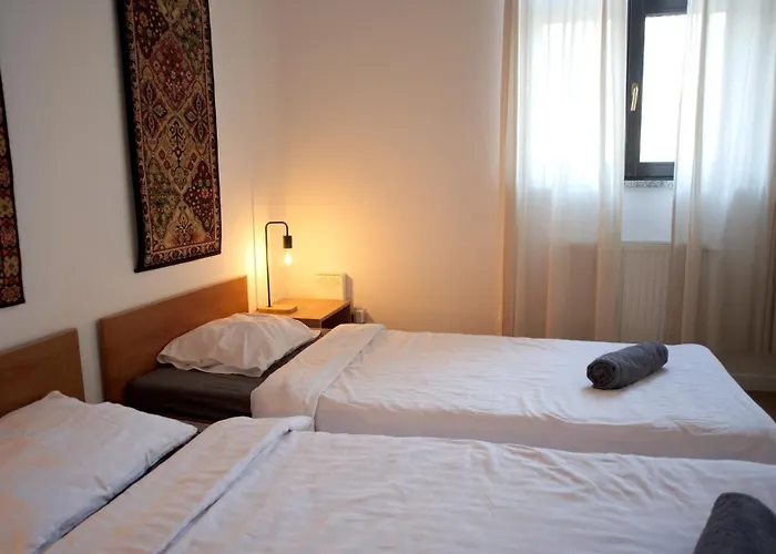 77 Reinholda Finstera Łódź