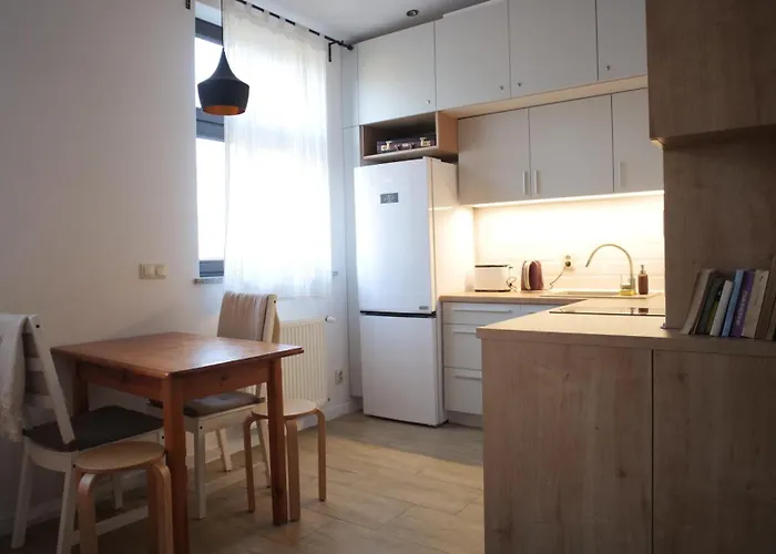 77 Reinholda Finstera