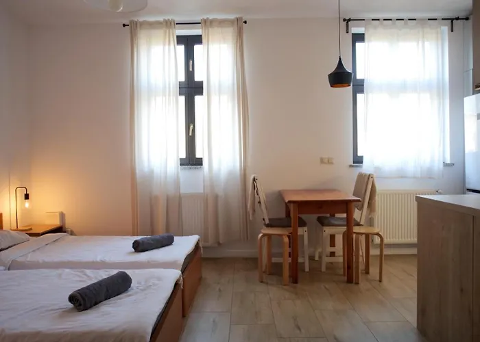 Apartman 77 Reinholda Finstera *